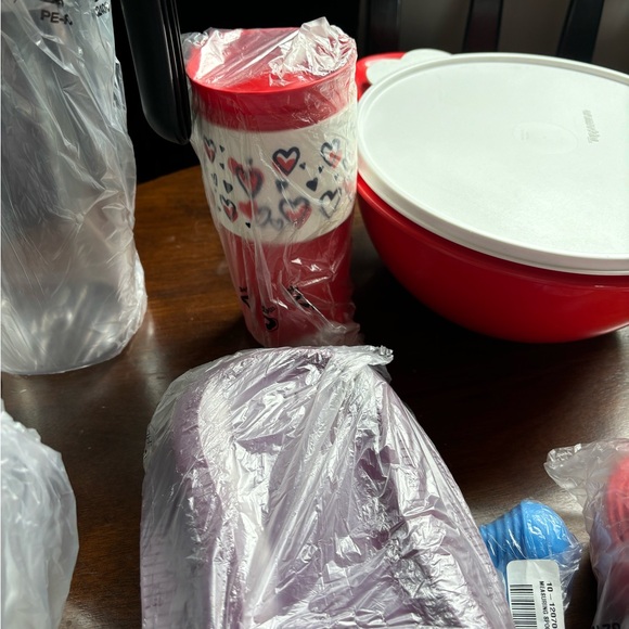 Various pieces of Tupperware - Picture 8 of 15